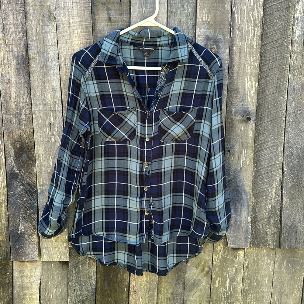 Rock & Republic Button Down High-Low size Medium
